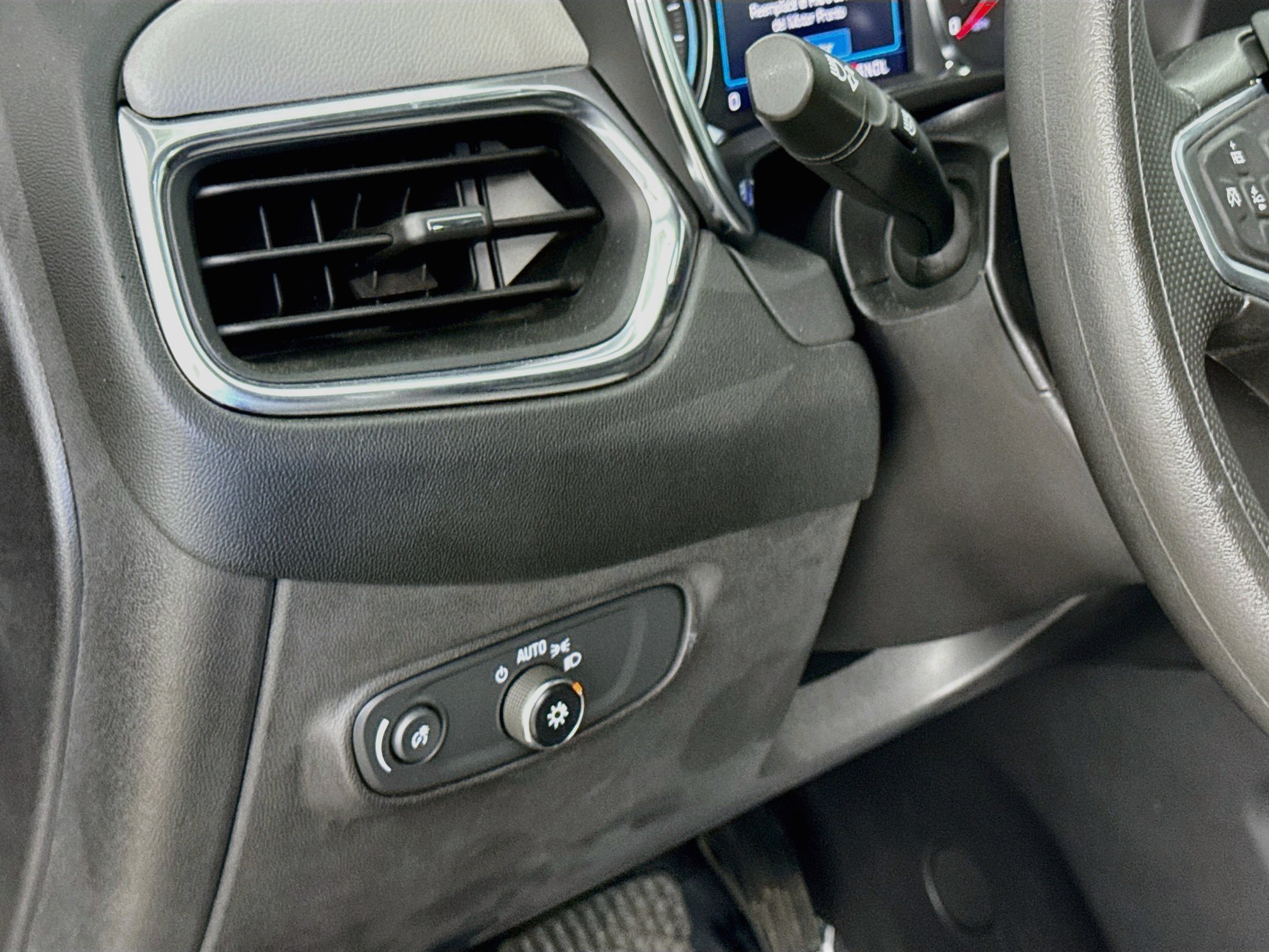 Used 2022 Chevrolet Equinox LS w/ LS Convenience Package FWD image 12