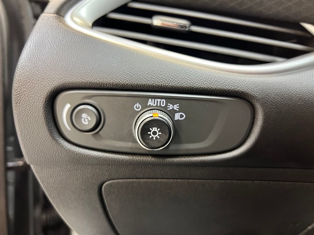 Used 2025 Chevrolet Malibu LT FWD image 18