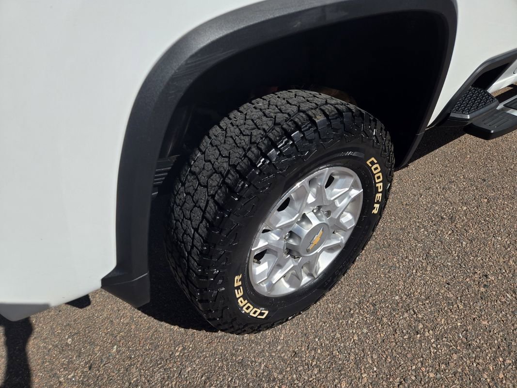 Used 2022 Chevrolet Silverado 2500 LT w/ Convenience Package image 10