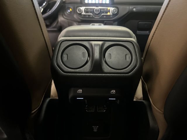 Used 2022 Jeep Wrangler Unlimited Rubicon w/ LED Lighting Group AWD/4WD image 20