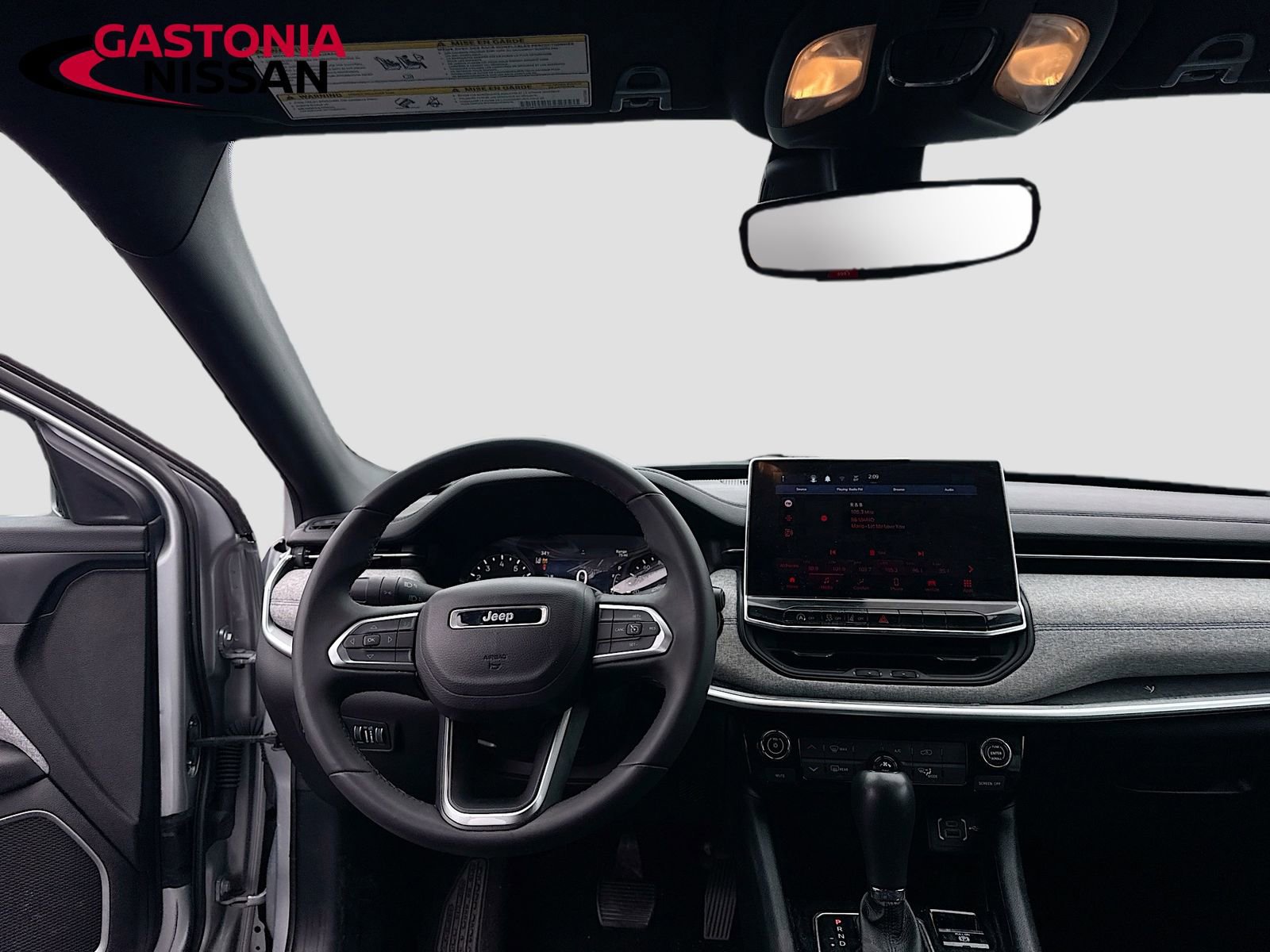 Used 2024 Jeep Compass Latitude image 25