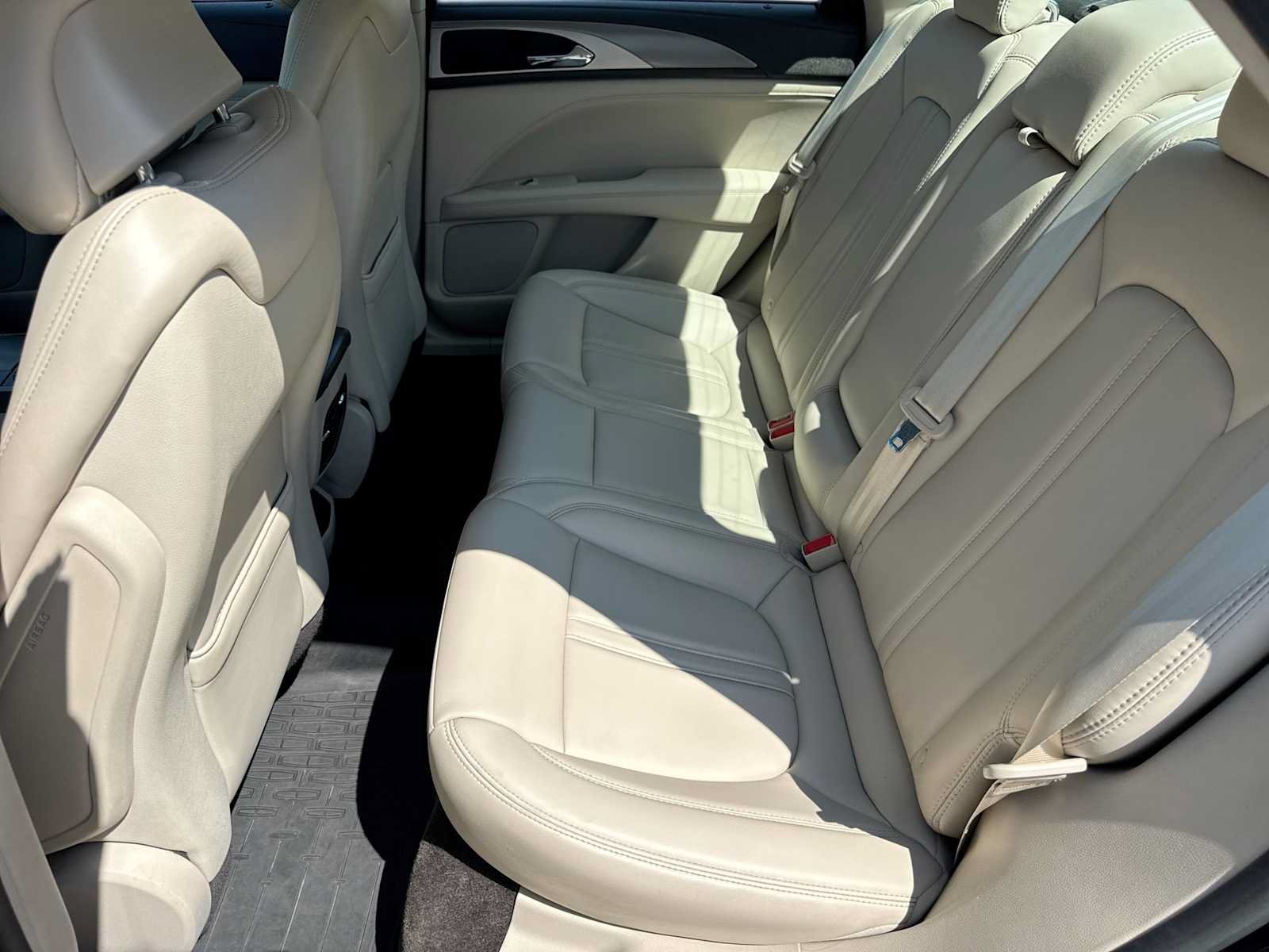 Used 2017 Lincoln MKZ Premiere AWD/4WD image 19