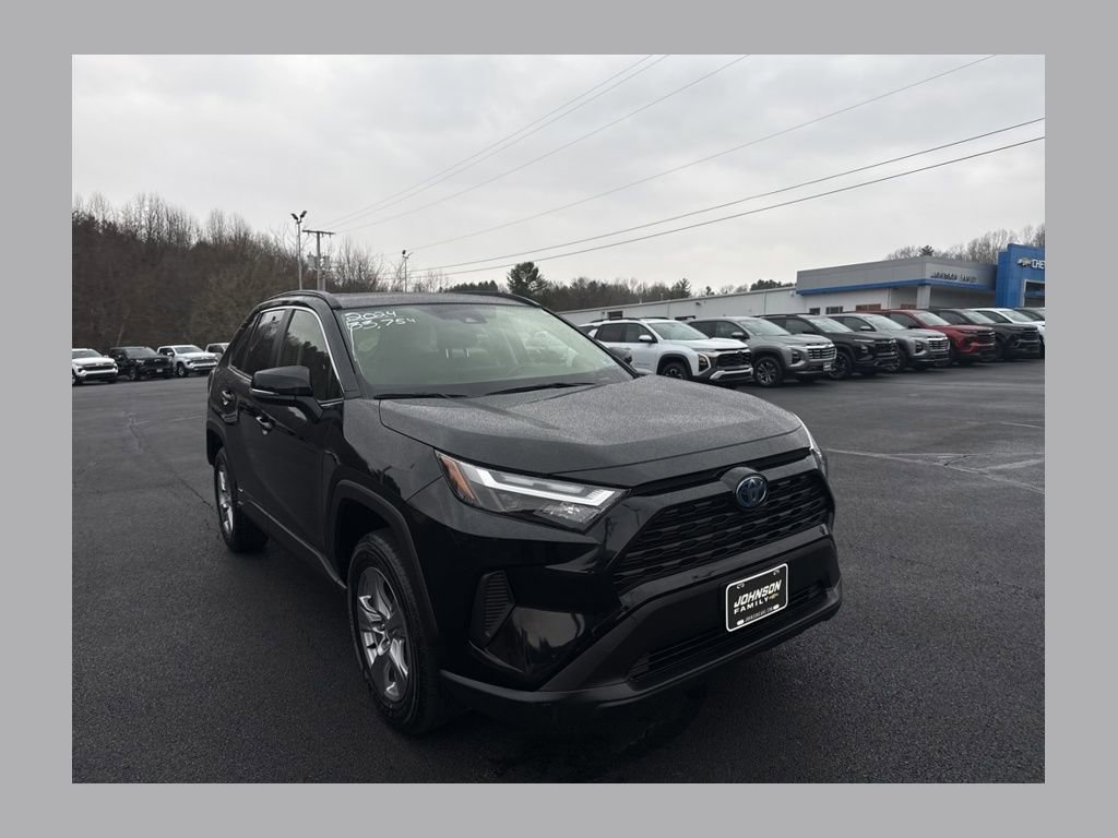 Used 2024 Toyota RAV4 XLE w/ Convenience Package image 1