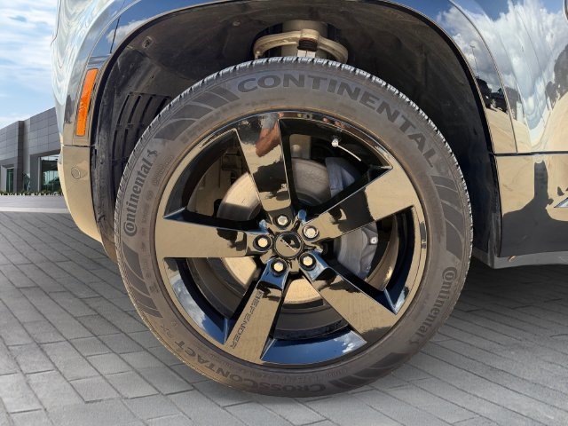 Certified 2026 Land Rover Defender 110 X-Dynamic SE AWD/4WD image 9