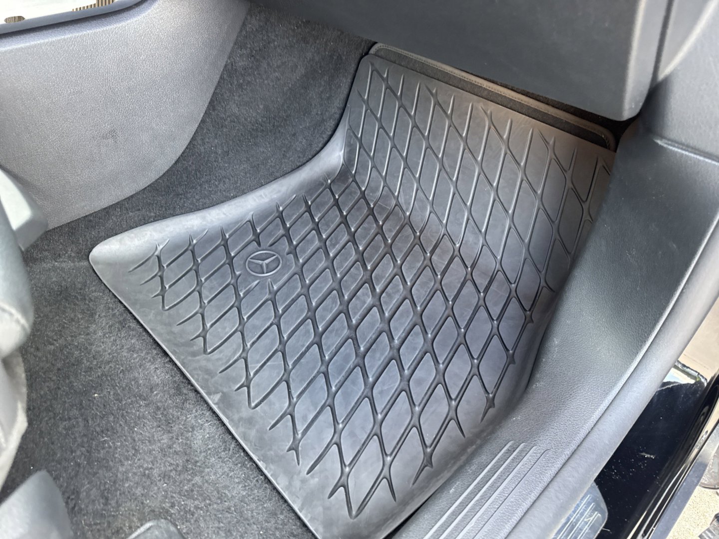 Used 2023 Mercedes-Benz EQB 350 4MATIC SUV w/ Exclusive Package image 56