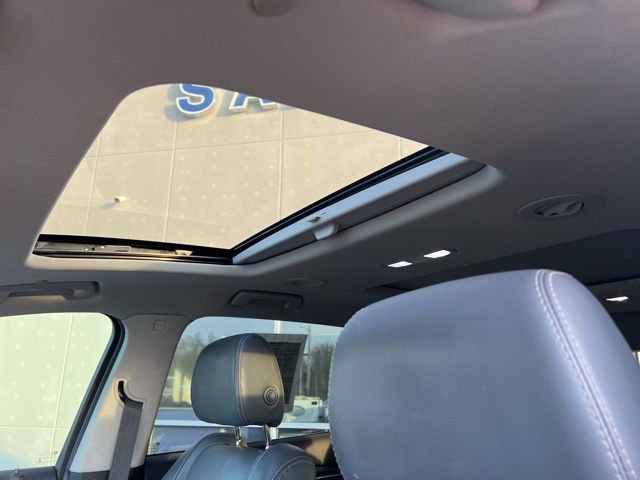 Used 2019 Buick Enclave Essence image 11