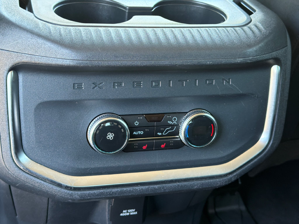 Used 2025 Ford Expedition Platinum AWD/4WD image 24