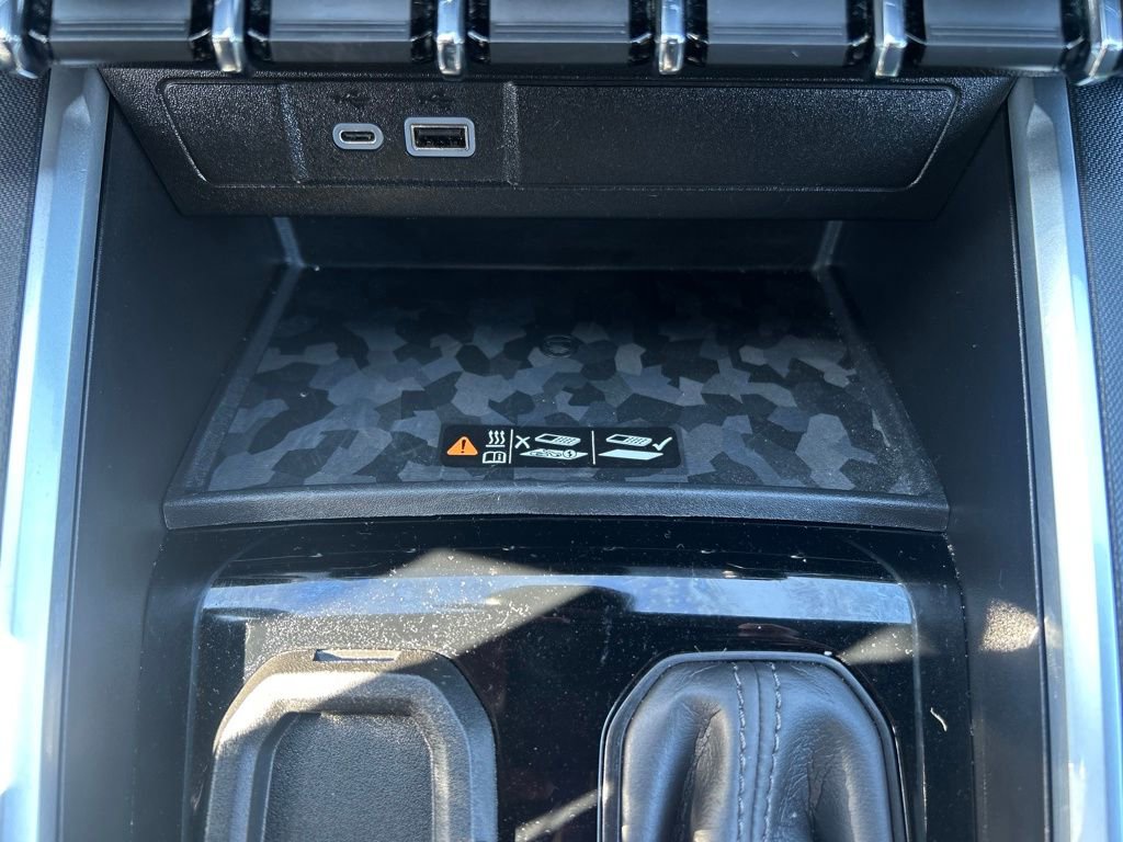 Used 2024 Chevrolet Colorado LT w/ LT Convenience Package II image 28