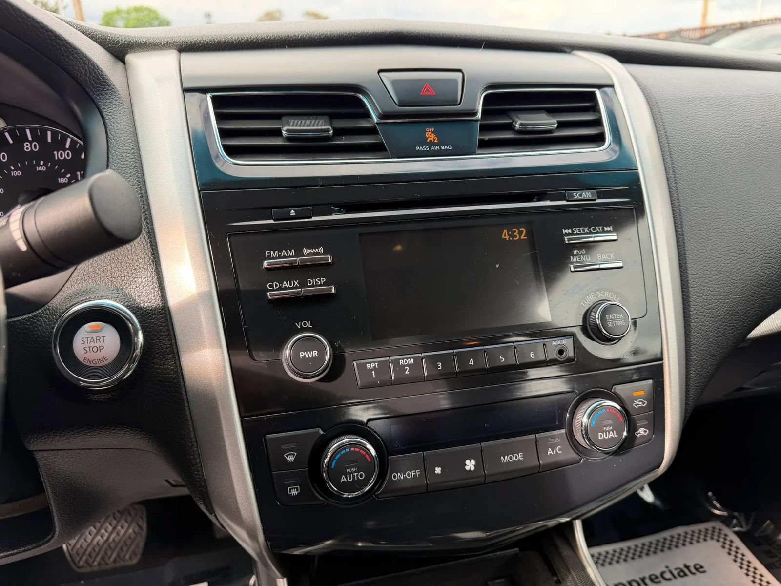 Used 2013 Nissan Altima 2.5 SL FWD image 17