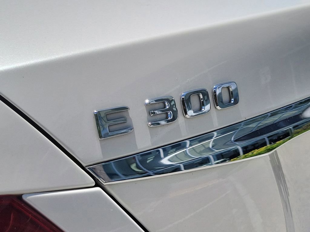 Used 2019 Mercedes-Benz E 300 4MATIC image 11