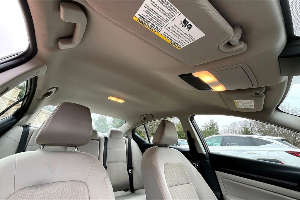 Used 2025 Nissan Altima 2.5 SV image 22