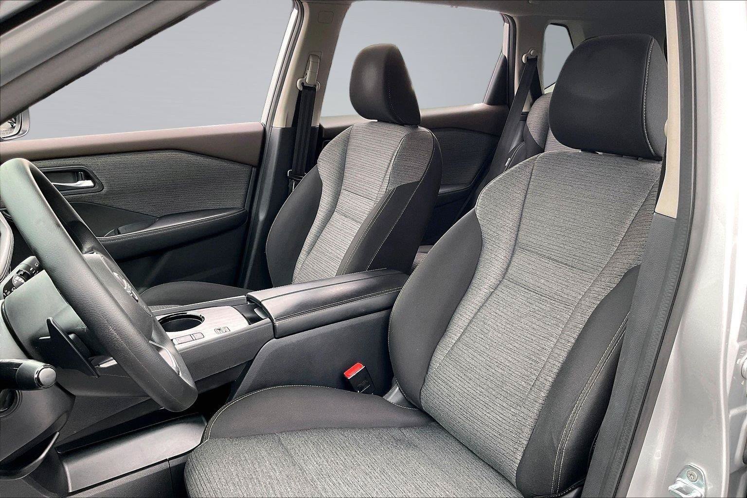 Certified 2022 Nissan Rogue SV FWD image 25