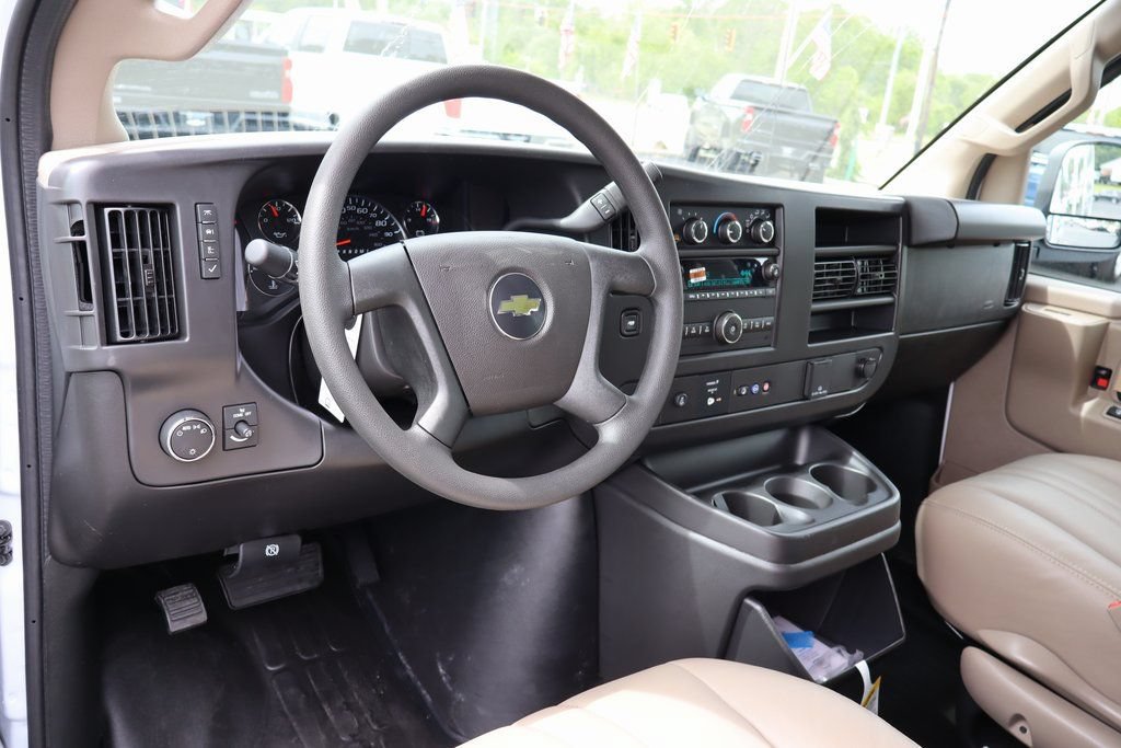 New 2025 Chevrolet Express 3500 w/ Chrome Appearance Package RWD image 4