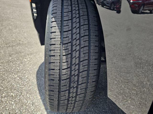 Certified 2024 Chevrolet Suburban RST RWD image 32