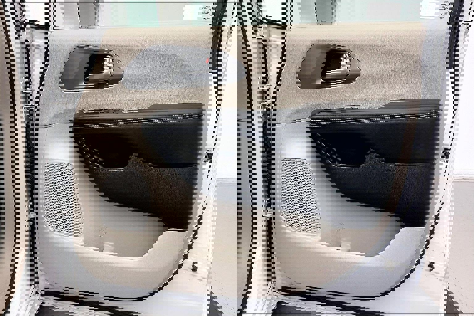 Used 2022 Chrysler Pacifica Touring-L image 26