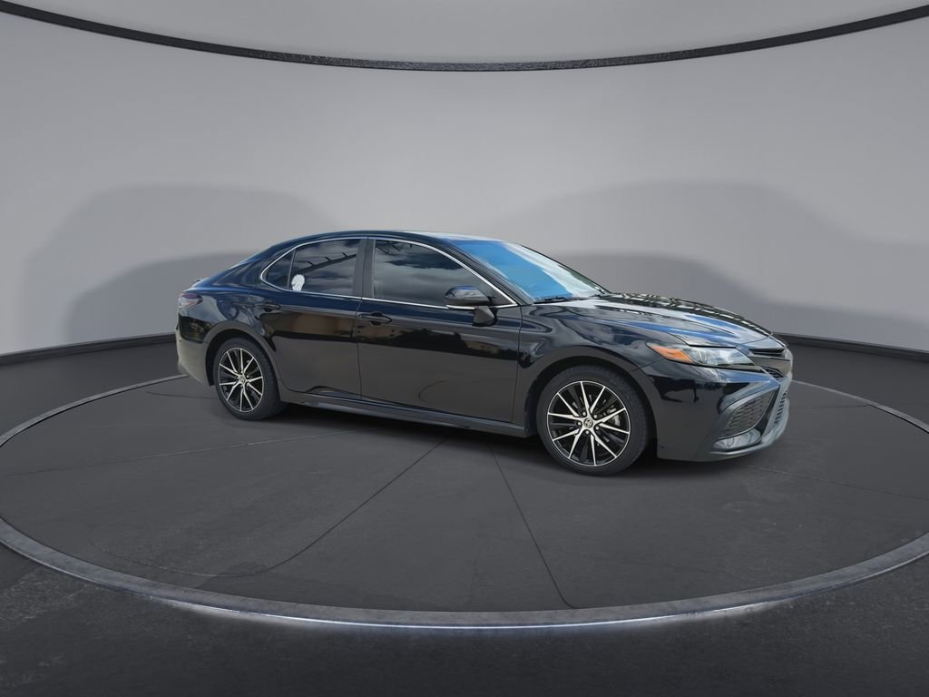 Used 2022 Toyota Camry SE w/ Convenience Package image 2