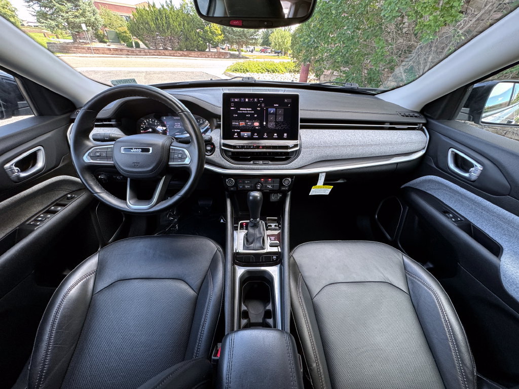 Used 2022 Jeep Compass Latitude w/ Mopar Graphics Package AWD/4WD image 33