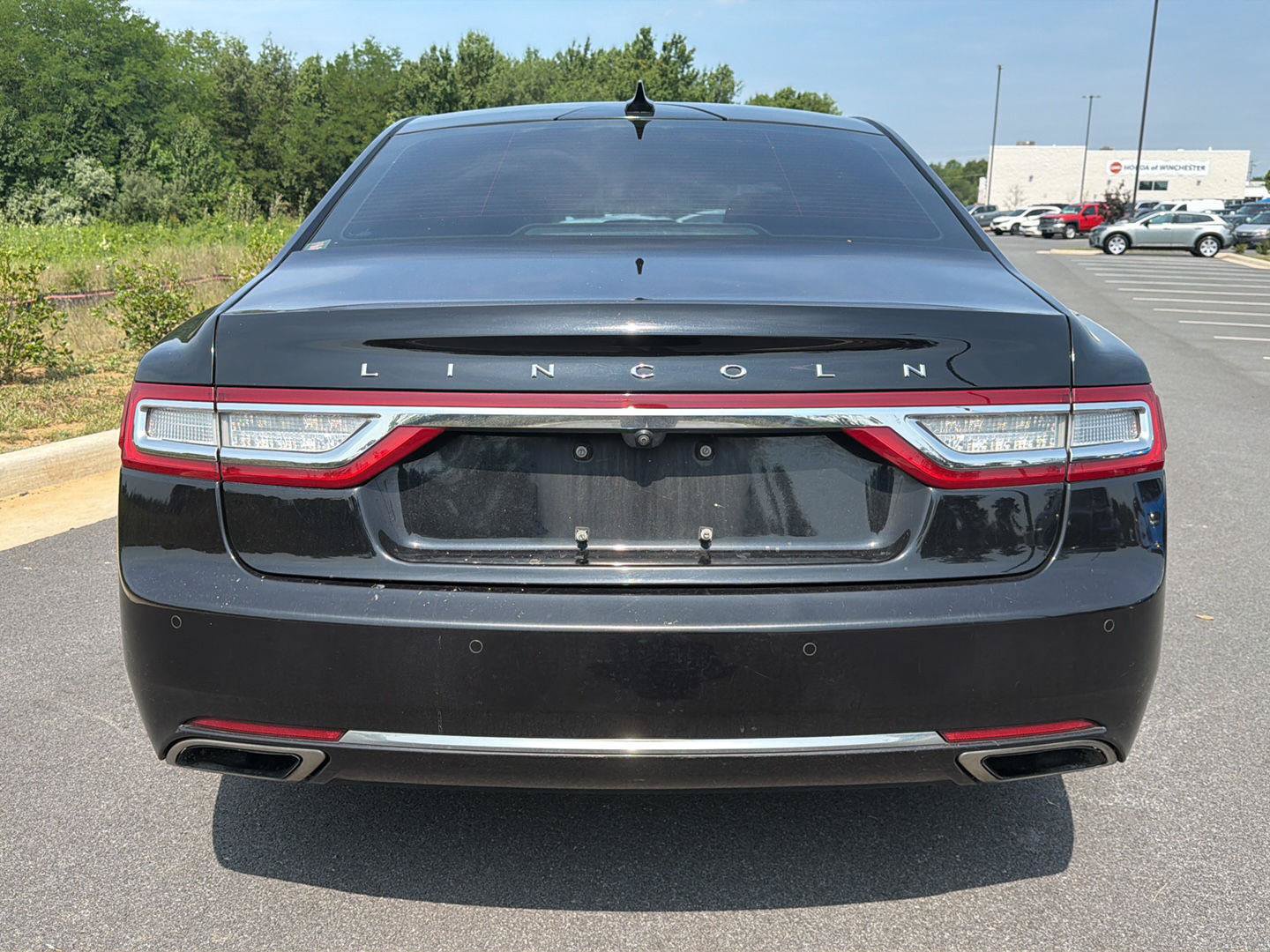 Used 2019 Lincoln Continental Select w/ Continental Climate Package AWD/4WD image 2