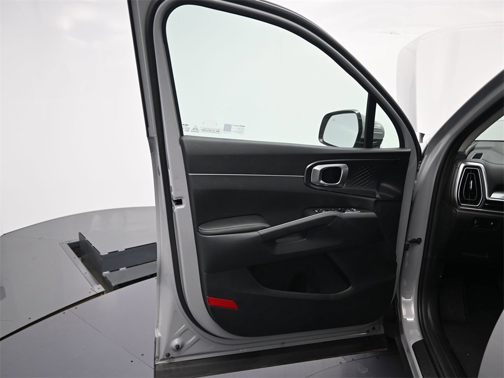 New 2025 Kia Sorento S image 19