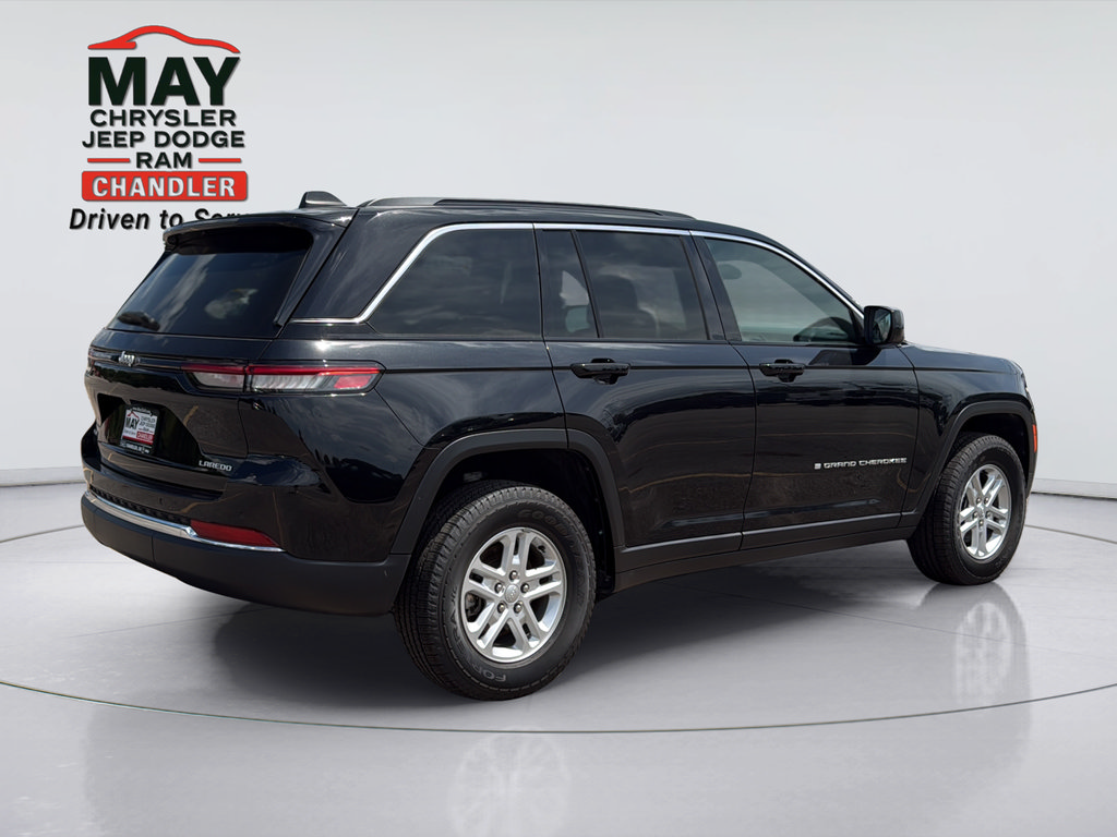 Certified 2024 Jeep Grand Cherokee Laredo w/ Trailer Tow Package AWD/4WD image 7