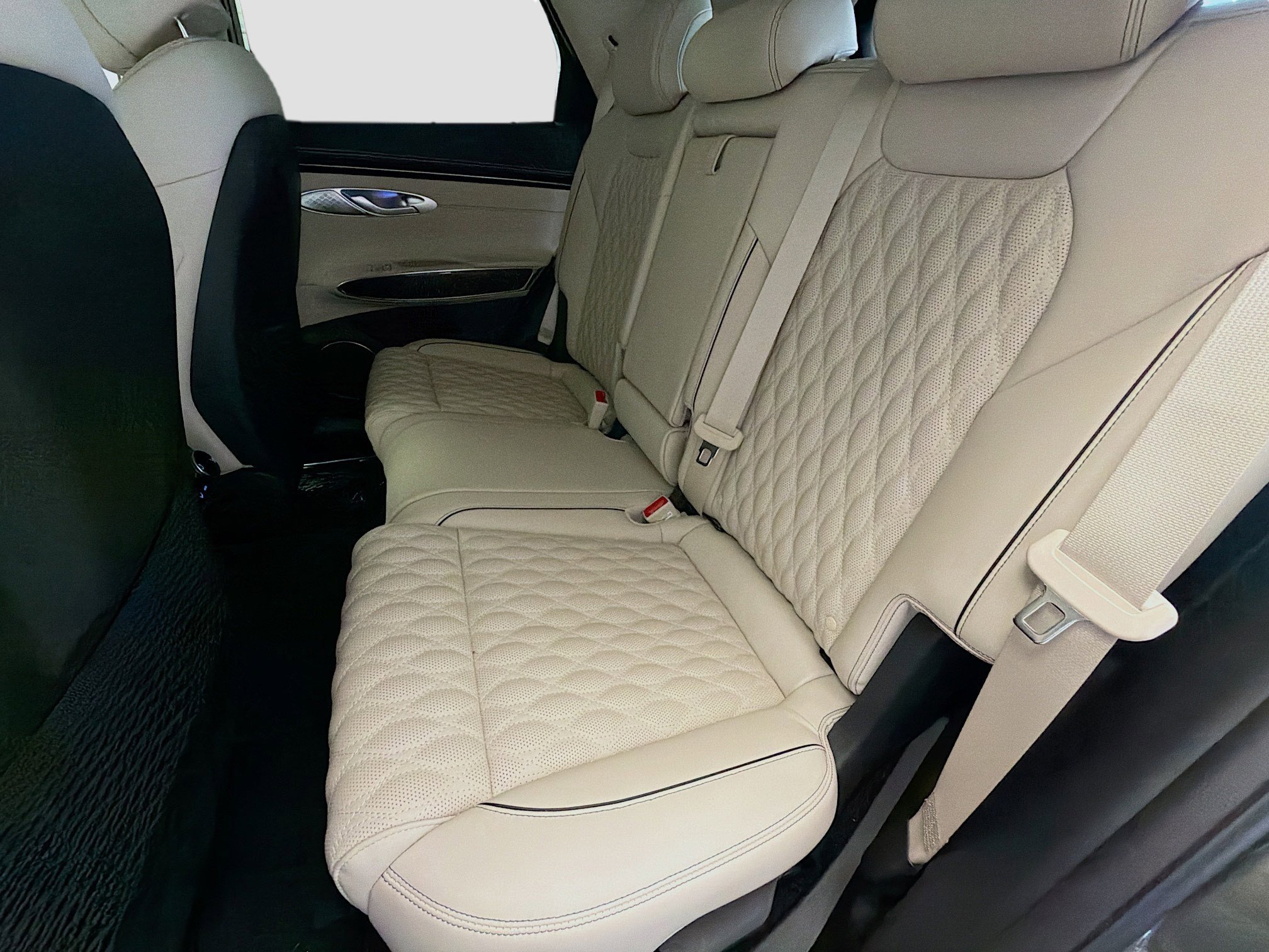 Used 2025 Genesis GV70 3.5T Sport w/ Sport Prestige Package image 13