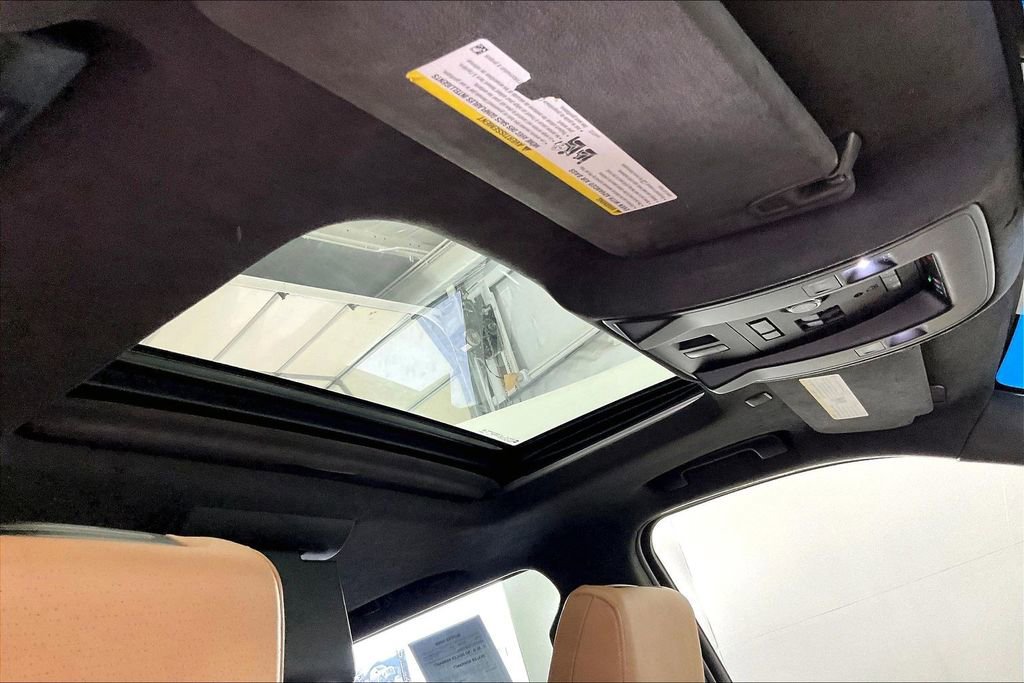 Used 2017 Cadillac Escalade Platinum image 23