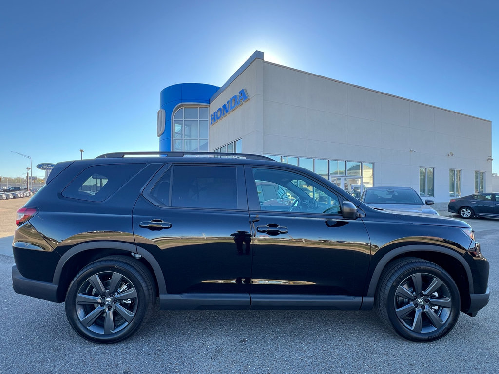 New 2025 Honda Pilot Sport image 9