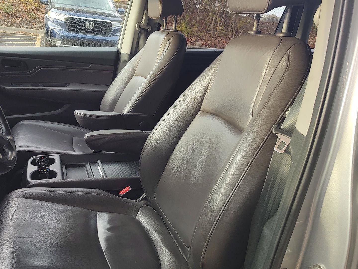 Used 2019 Honda Odyssey EX-L image 2