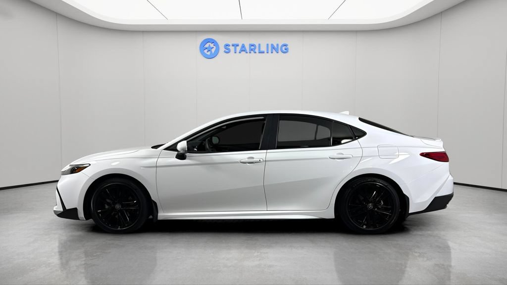 Used 2025 Toyota Camry SE w/ Convenience Package FWD image 4