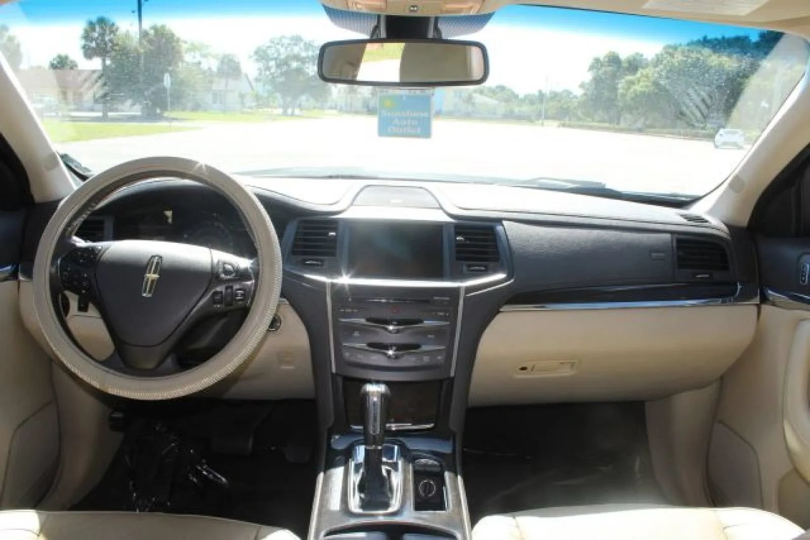 Used 2014 Lincoln MKS w/ Equipment Group 101A FWD image 13