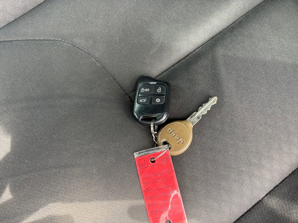 Used 2016 Jeep Wrangler Unlimited Sport image 31