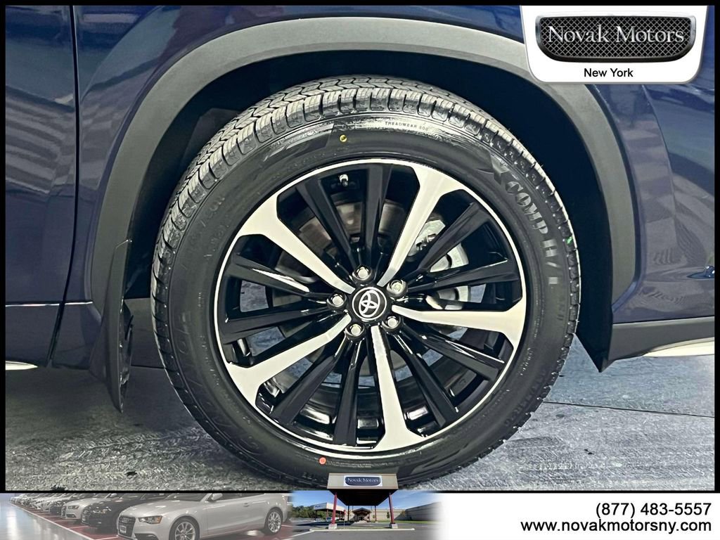 Used 2022 Toyota Highlander XSE image 9