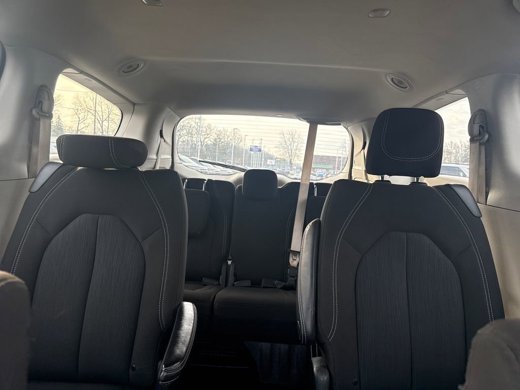 Used 2023 Chrysler Voyager LX FWD image 36