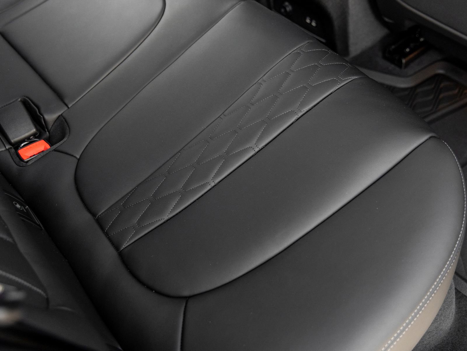 Used 2026 BMW X5 M60i w/ Climate Comfort Package image 43