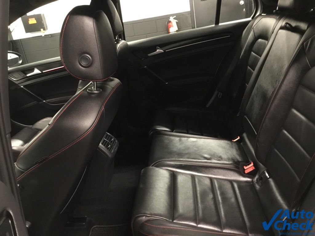 Used 2017 Volkswagen GTI SE image 28