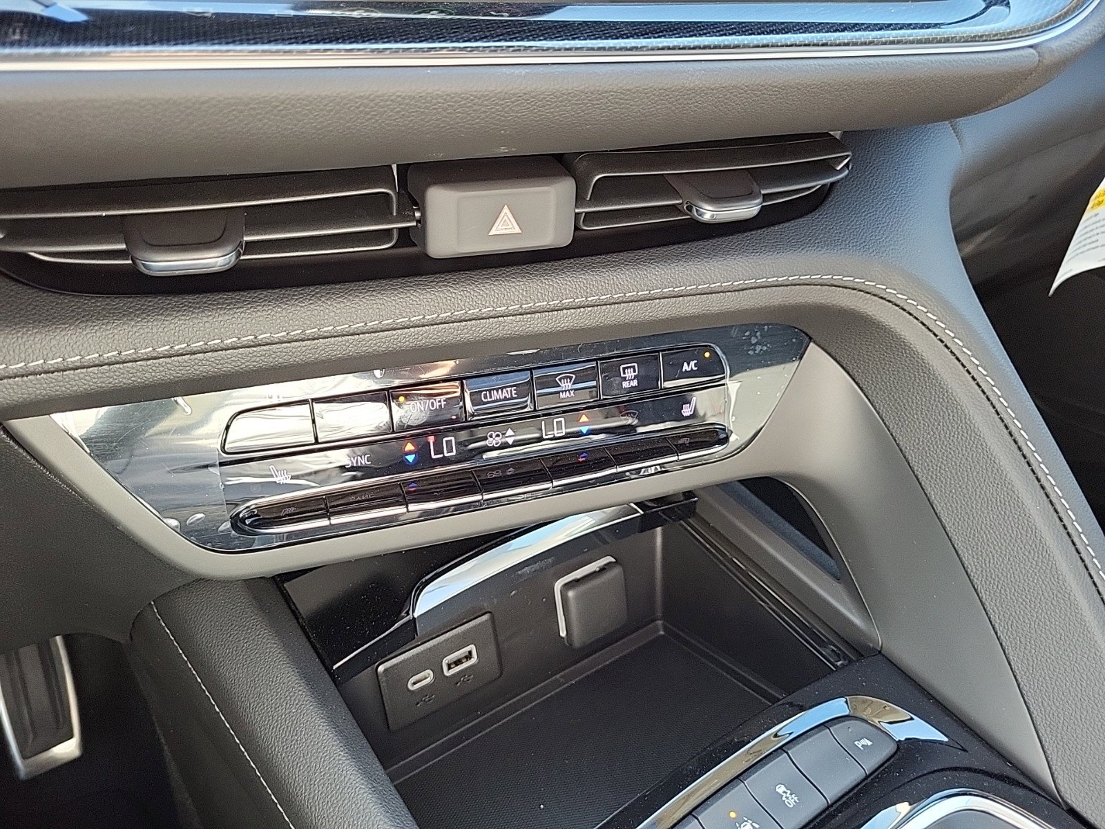 Used 2023 Buick Envision Essence w/ Sport Touring Package image 23