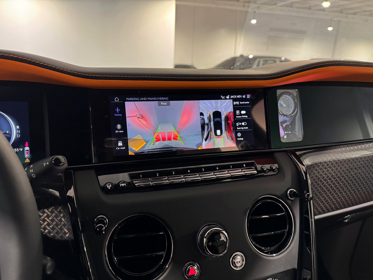 New 2026 Rolls-Royce Cullinan Black Badge image 39