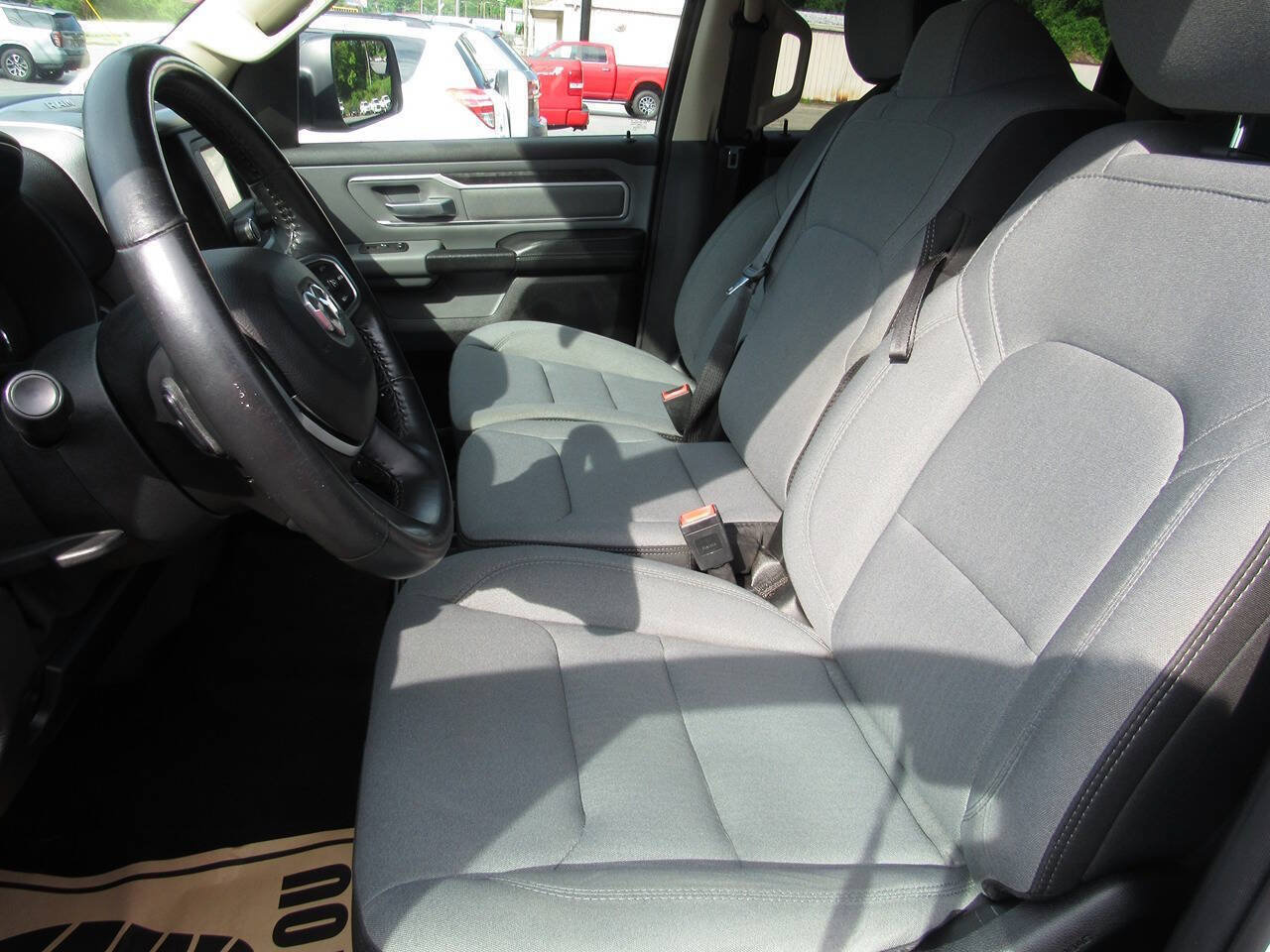 Used 2020 RAM 1500 Big Horn AWD/4WD image 32