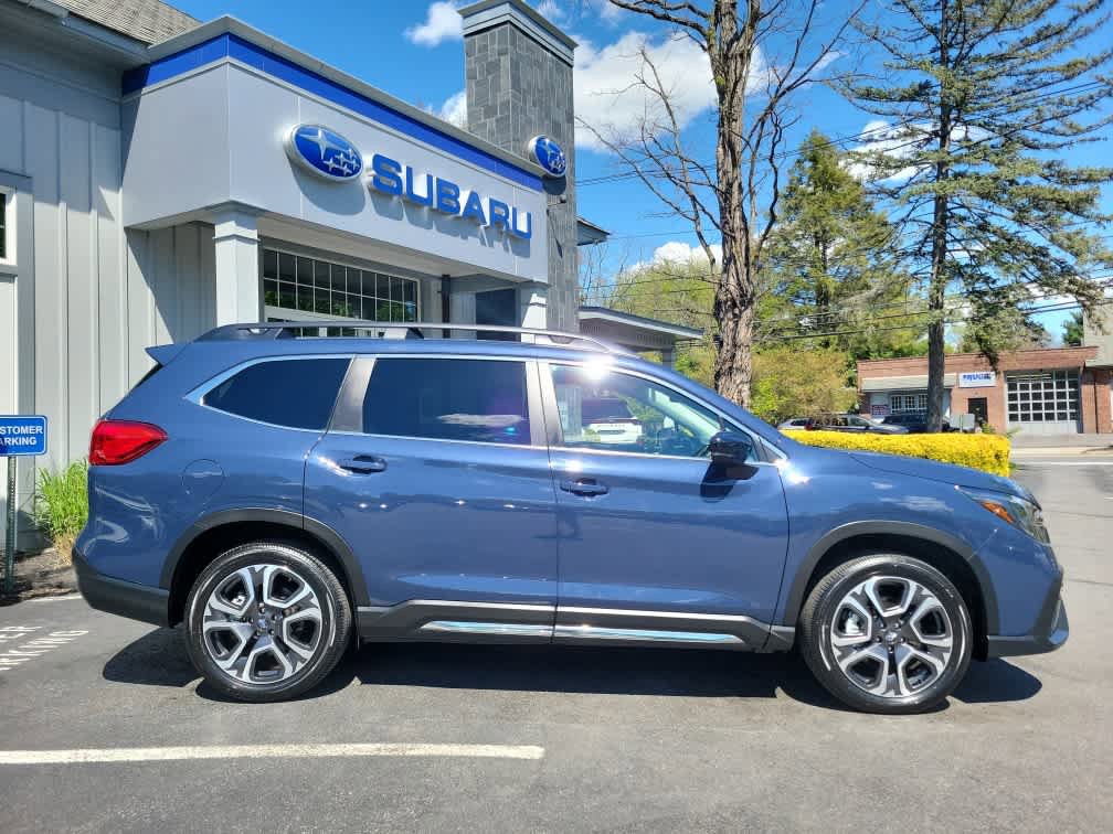 Certified 2025 Subaru Ascent Limited AWD/4WD image 2