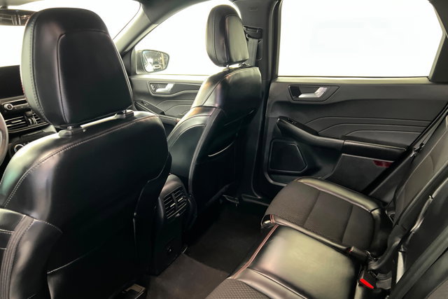 Used 2025 Ford Escape ST-Line image 19