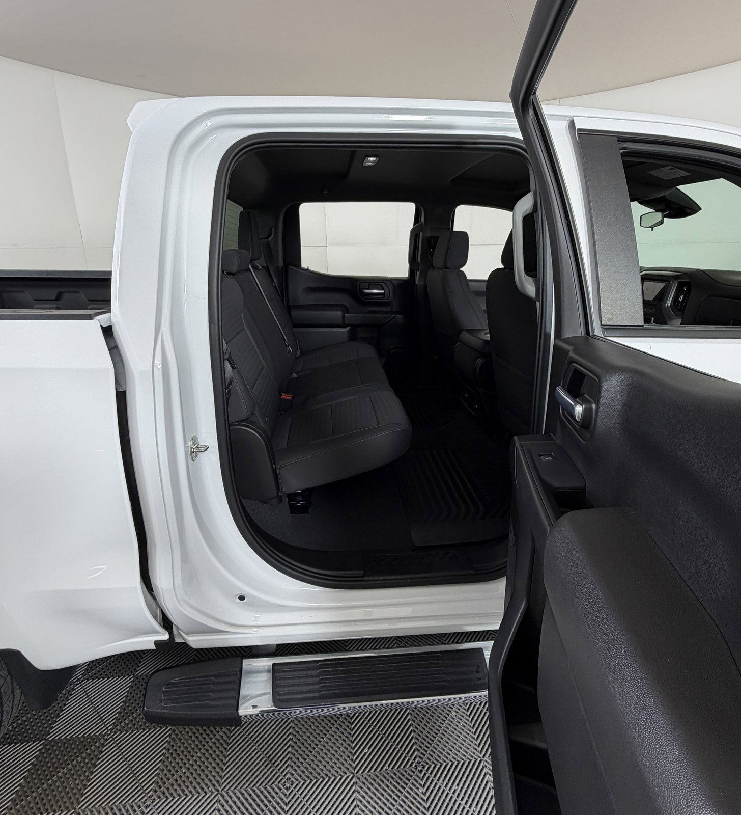 Used 2022 Chevrolet Silverado 1500 Custom image 5
