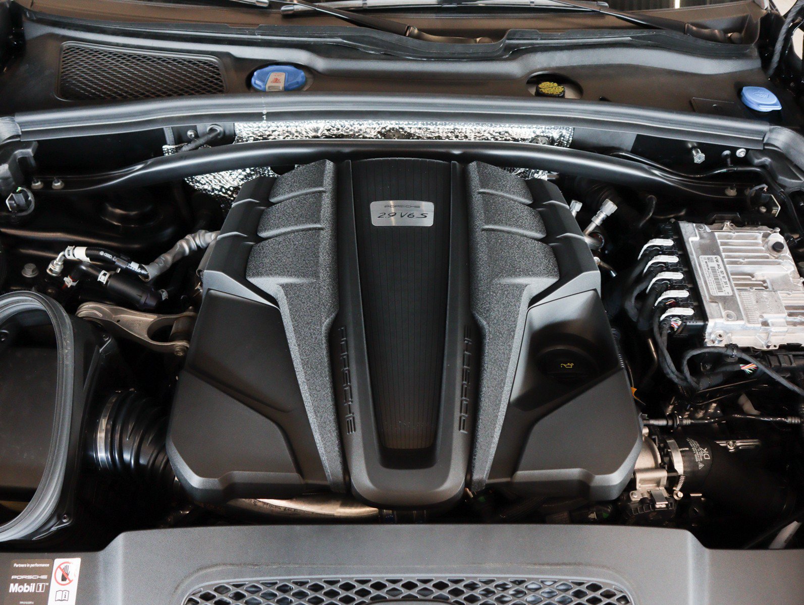 Certified 2026 Porsche Macan S AWD/4WD image 26