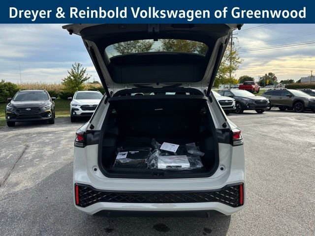 New 2026 Volkswagen Tiguan SEL R-Line image 38