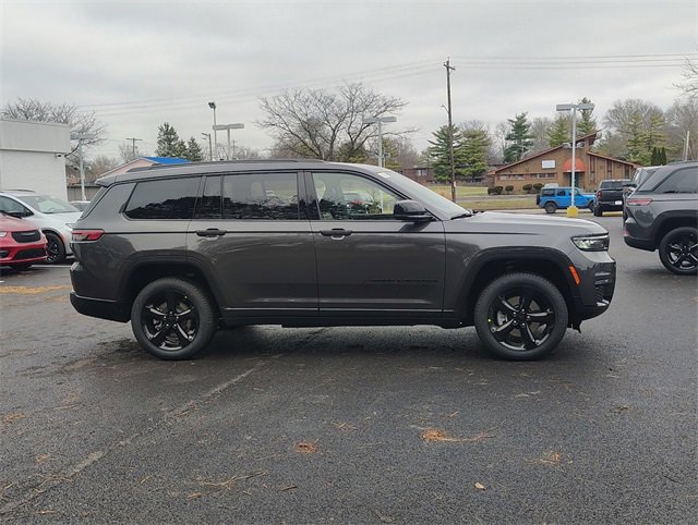 New 2025 Jeep Grand Cherokee L Limited w/ Black Appearance Package image 6