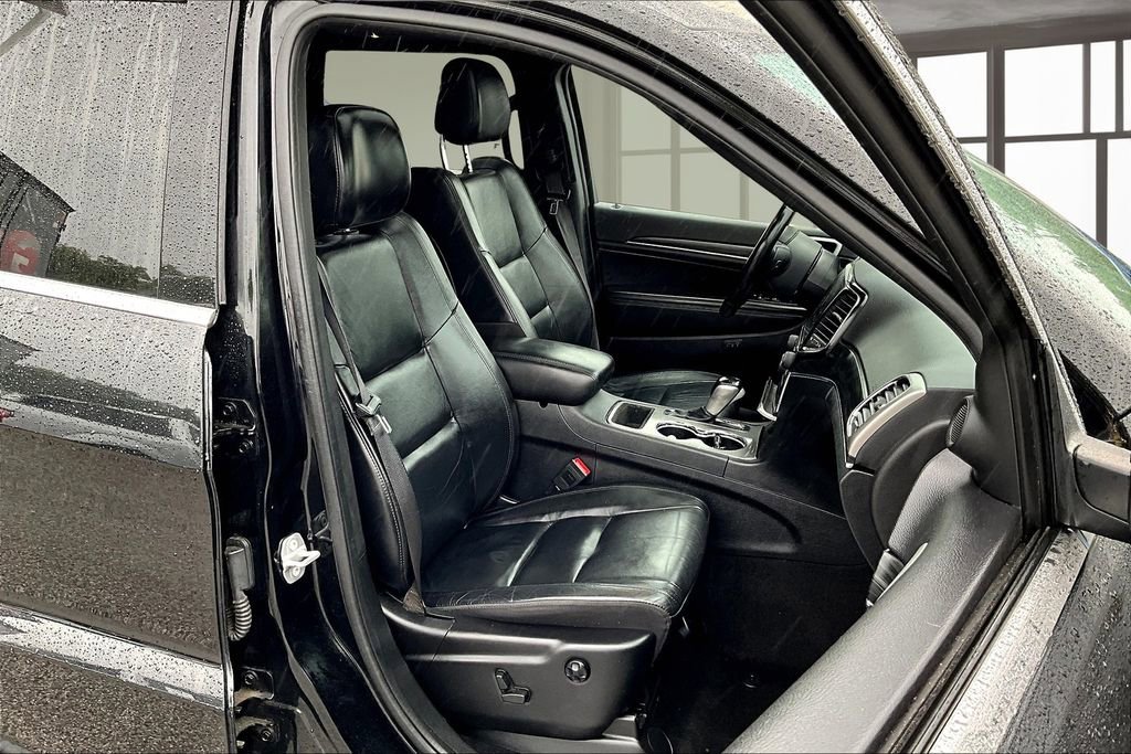 Used 2022 Jeep Grand Cherokee Limited image 8