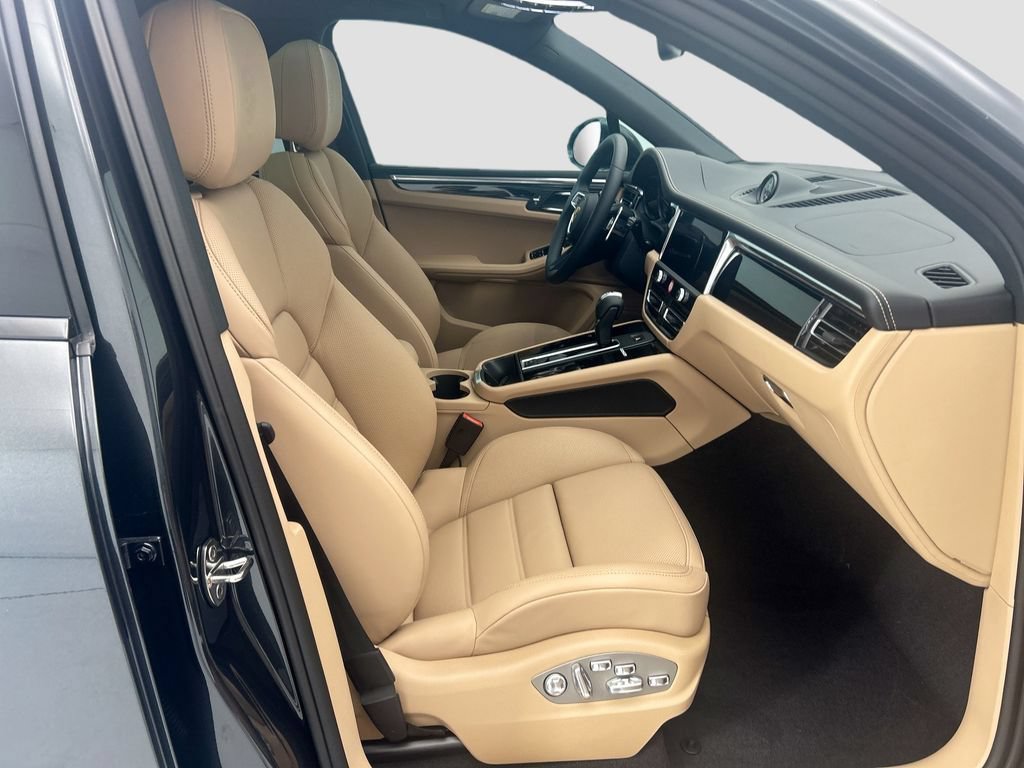 Used 2026 Porsche Macan AWD/4WD image 21