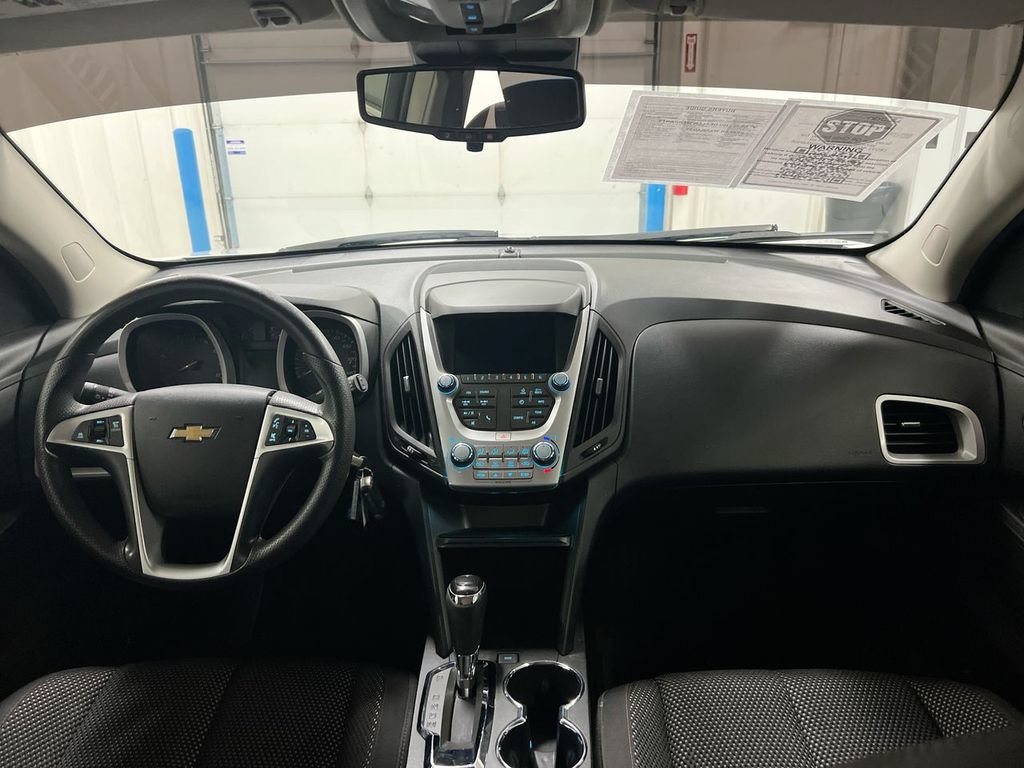 Used 2017 Chevrolet Equinox LT FWD image 10