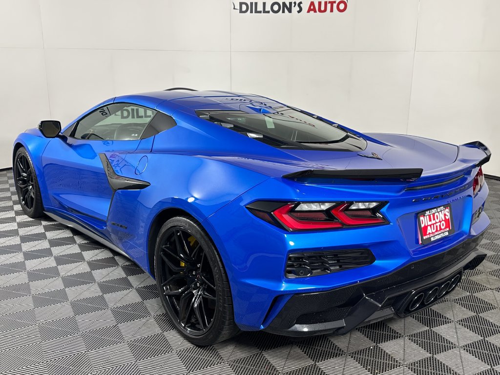 Used 2025 Chevrolet Corvette Z06 RWD image 4