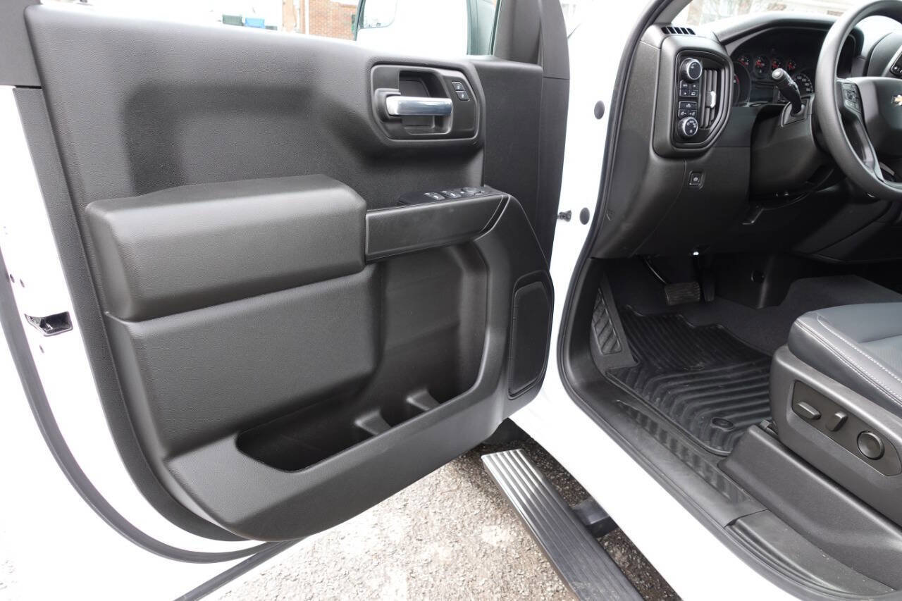 Used 2023 Chevrolet Silverado 1500 Custom w/ LPO, Dark Essentials Package AWD/4WD image 16
