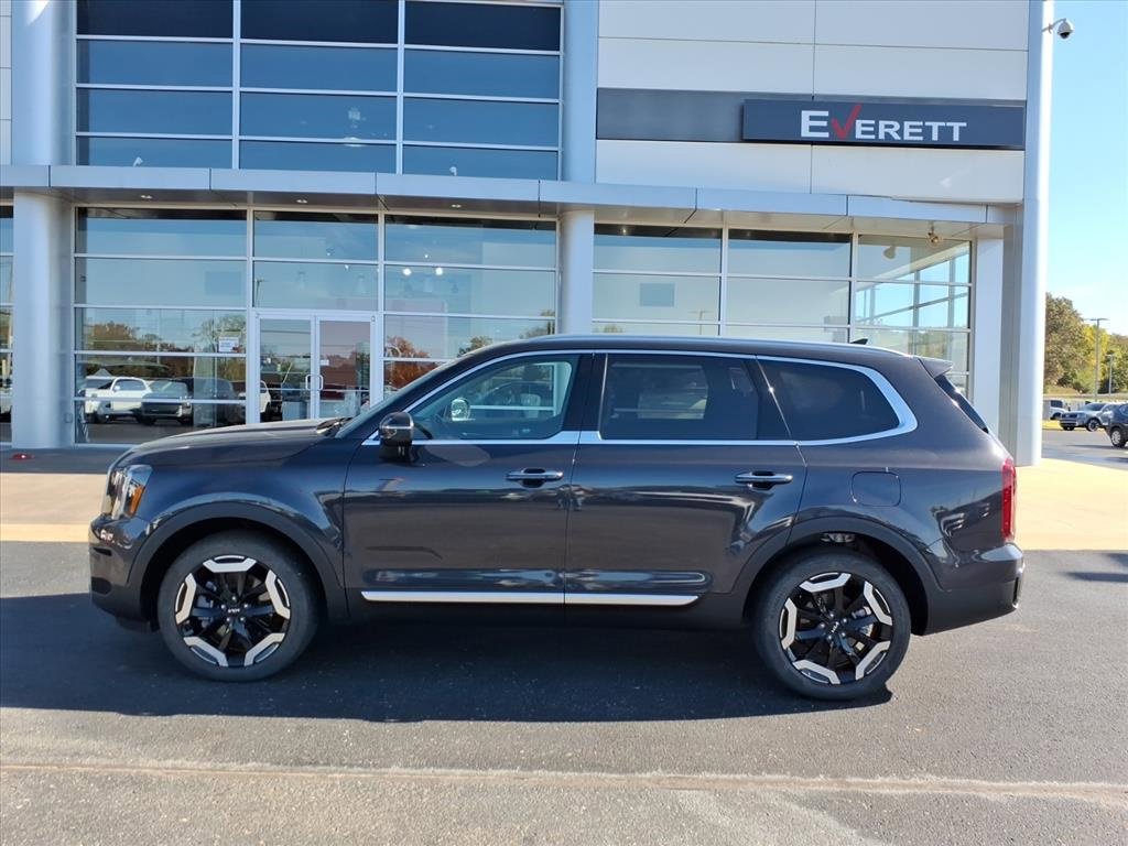 Used 2025 Kia Telluride S image 4